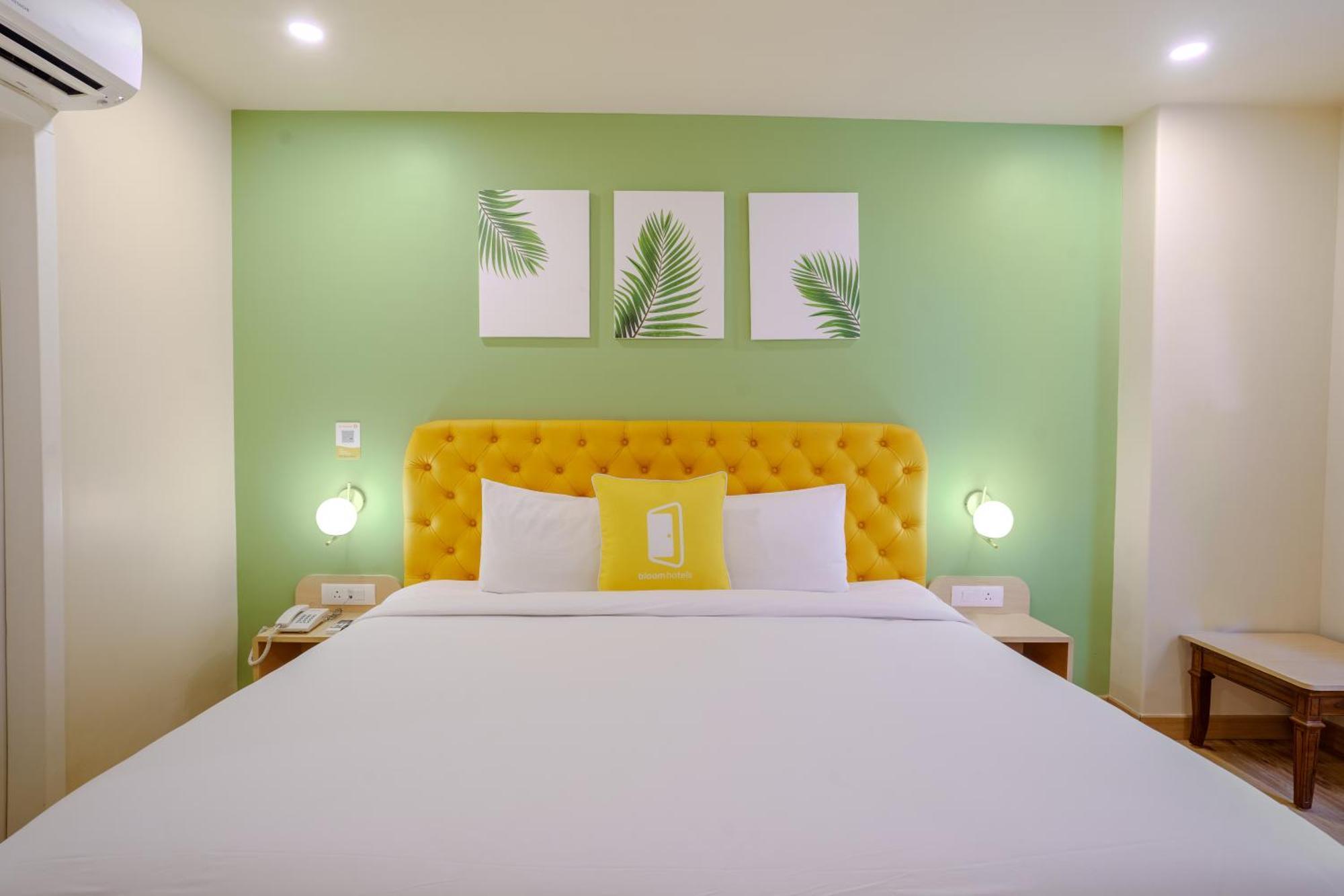 Bloom Hotel - Karol Bagh Delhi  Oda fotoğraf