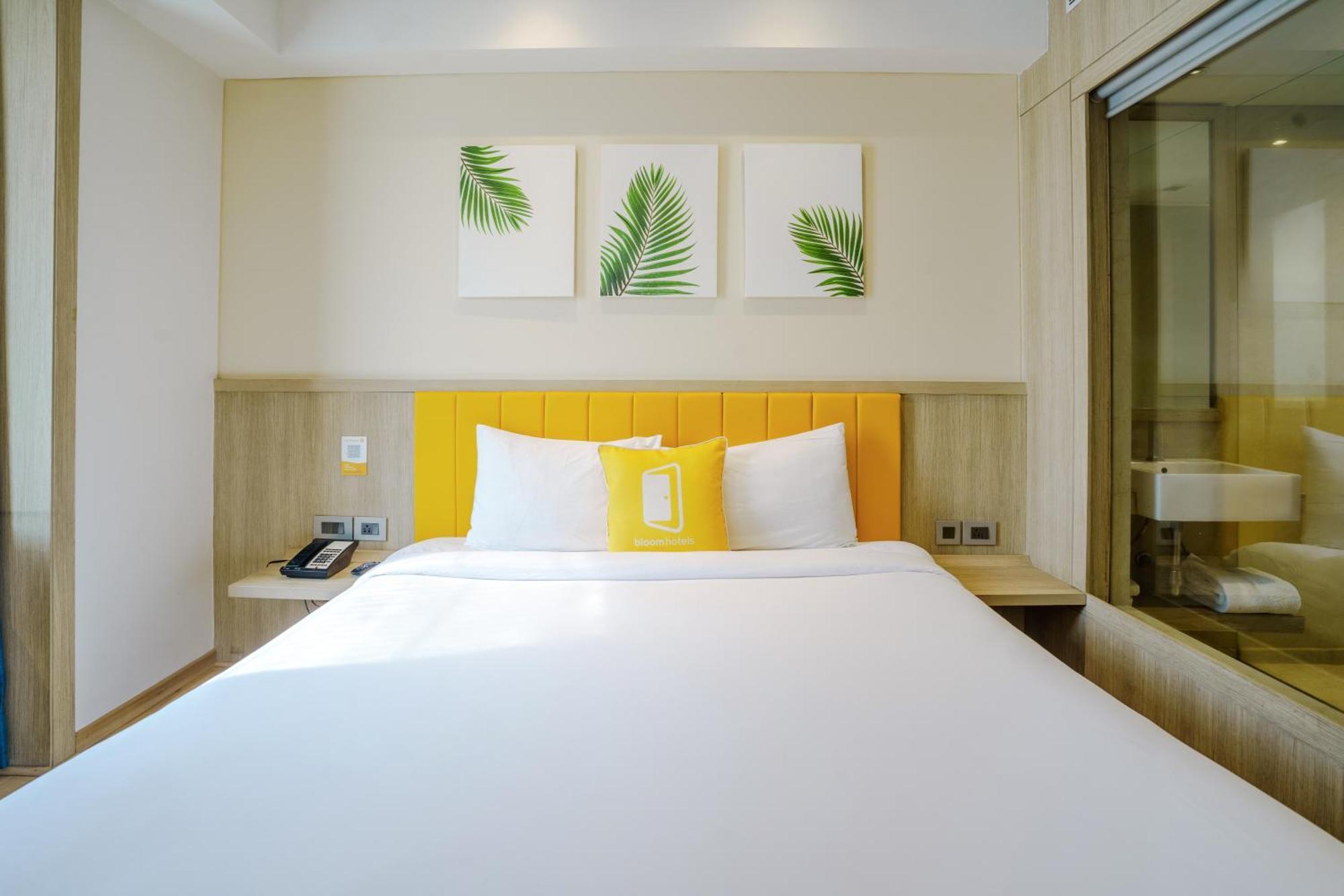 Bloom Hotel - Karol Bagh Delhi  Oda fotoğraf