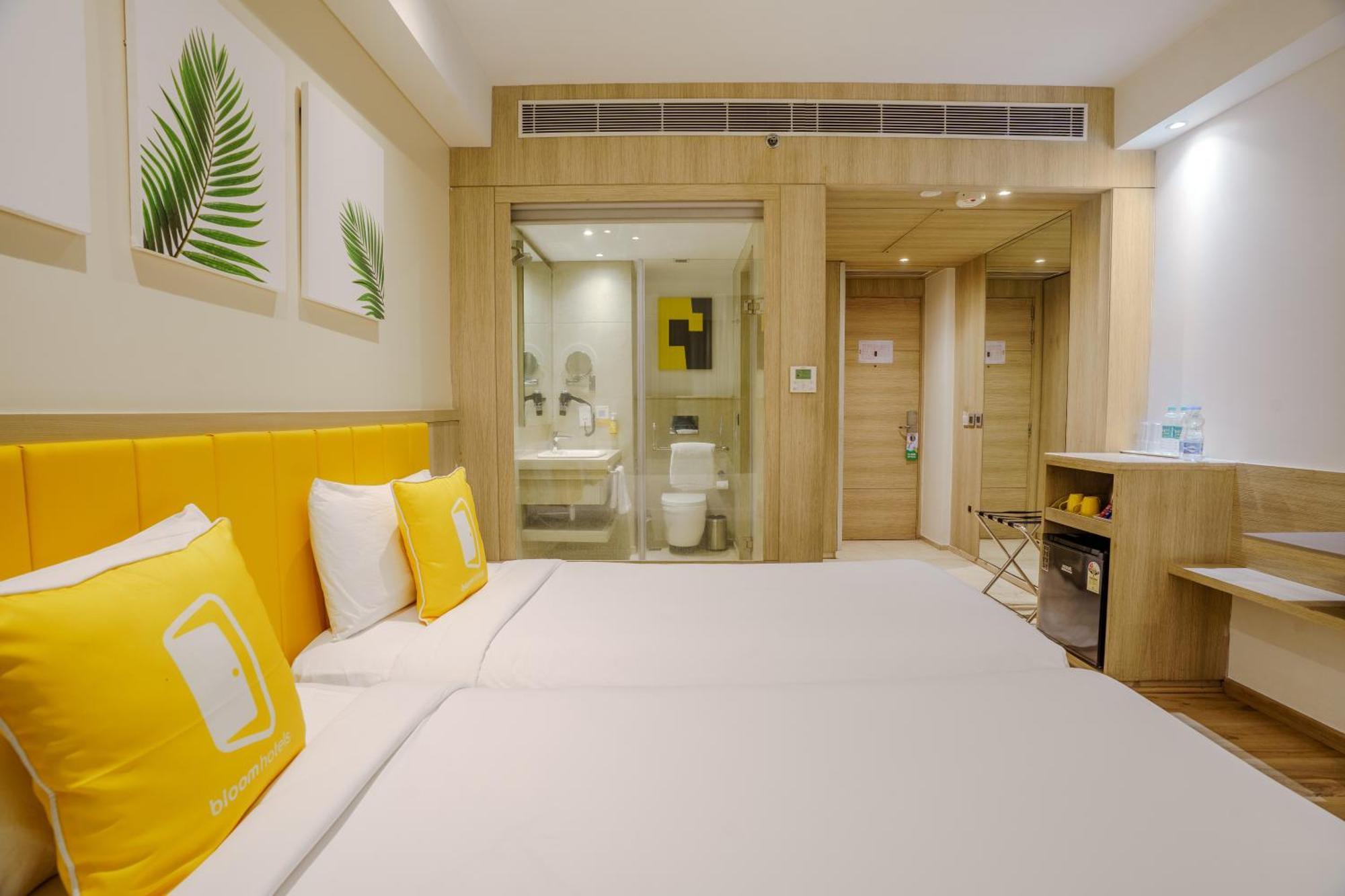 Bloom Hotel - Karol Bagh Delhi  Oda fotoğraf